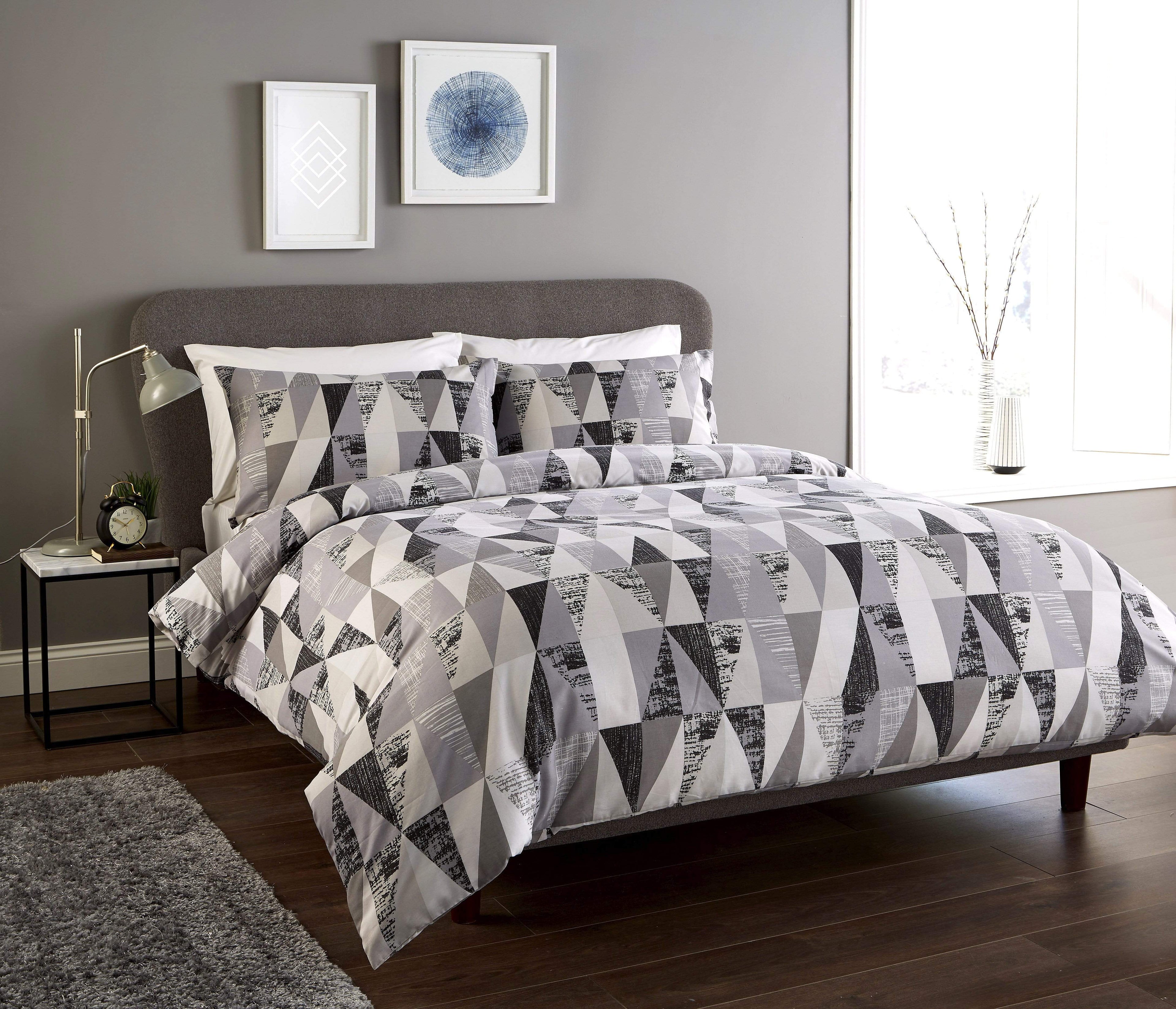 Geo Design Luxurious Cotton Rich Duvet Set Super Soft OEKO-TEX Certified Fabric Ideal for Bedroom Decor Available in Single Double King Sizes by OLIVIA ROCCO