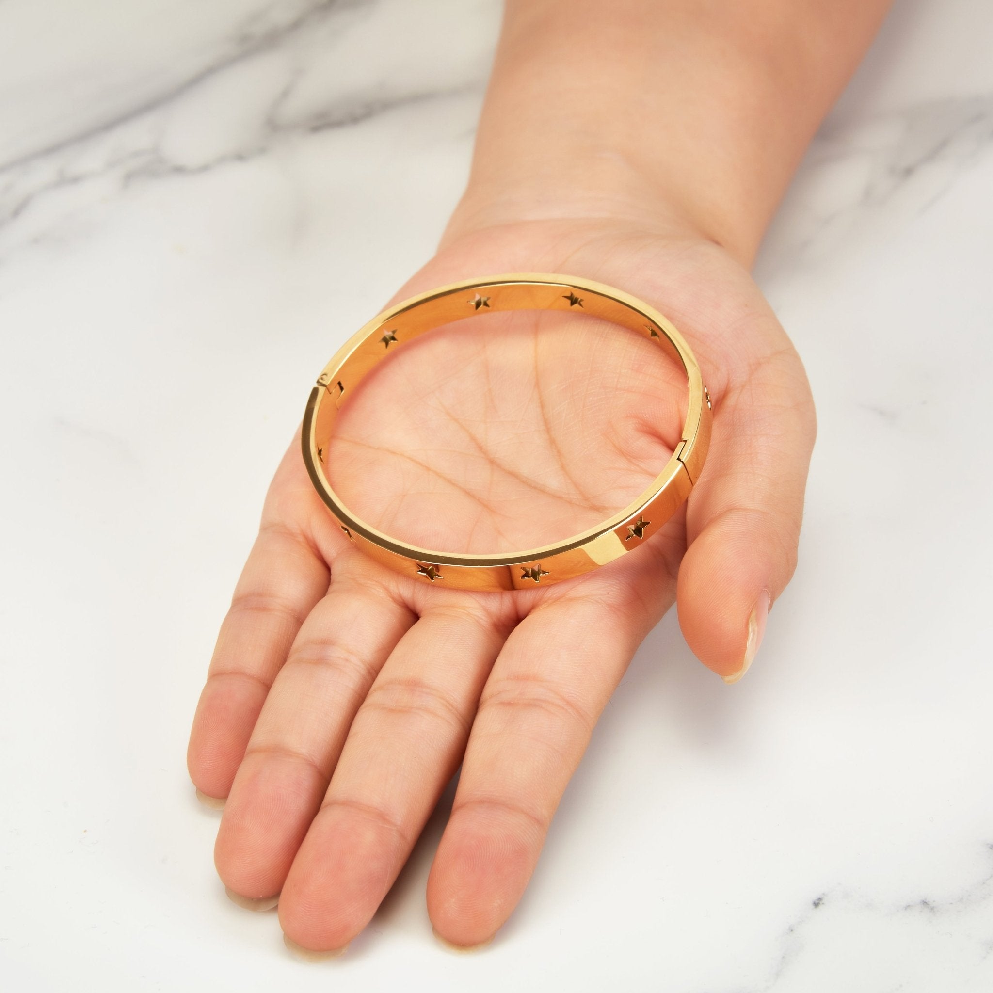 Gold Plated Stainless Steel Star Bangle (7 Inch)