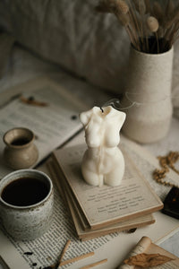 Scented Venus Body Candle White