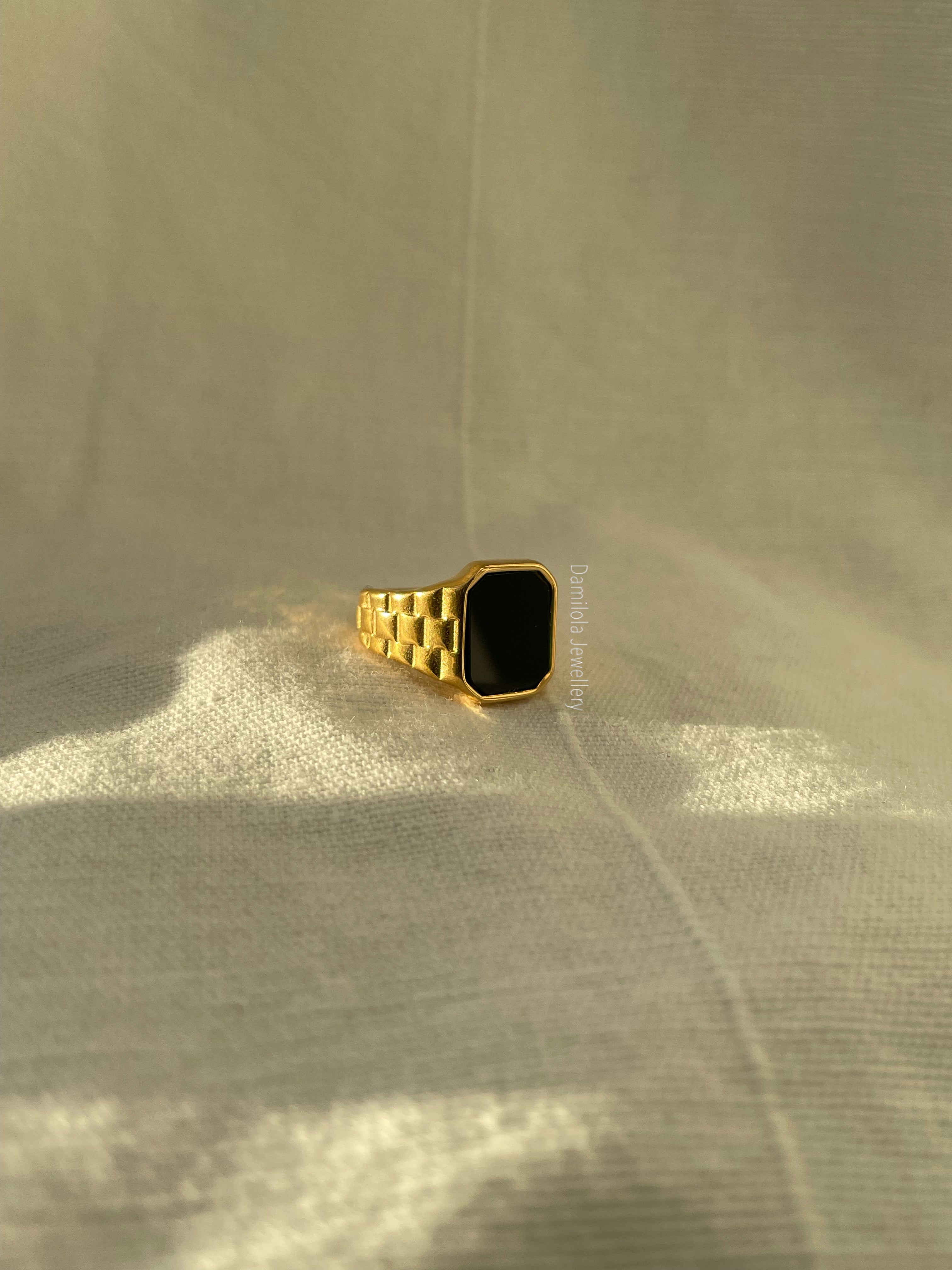 ‘Jelani’ Ring - Black/White