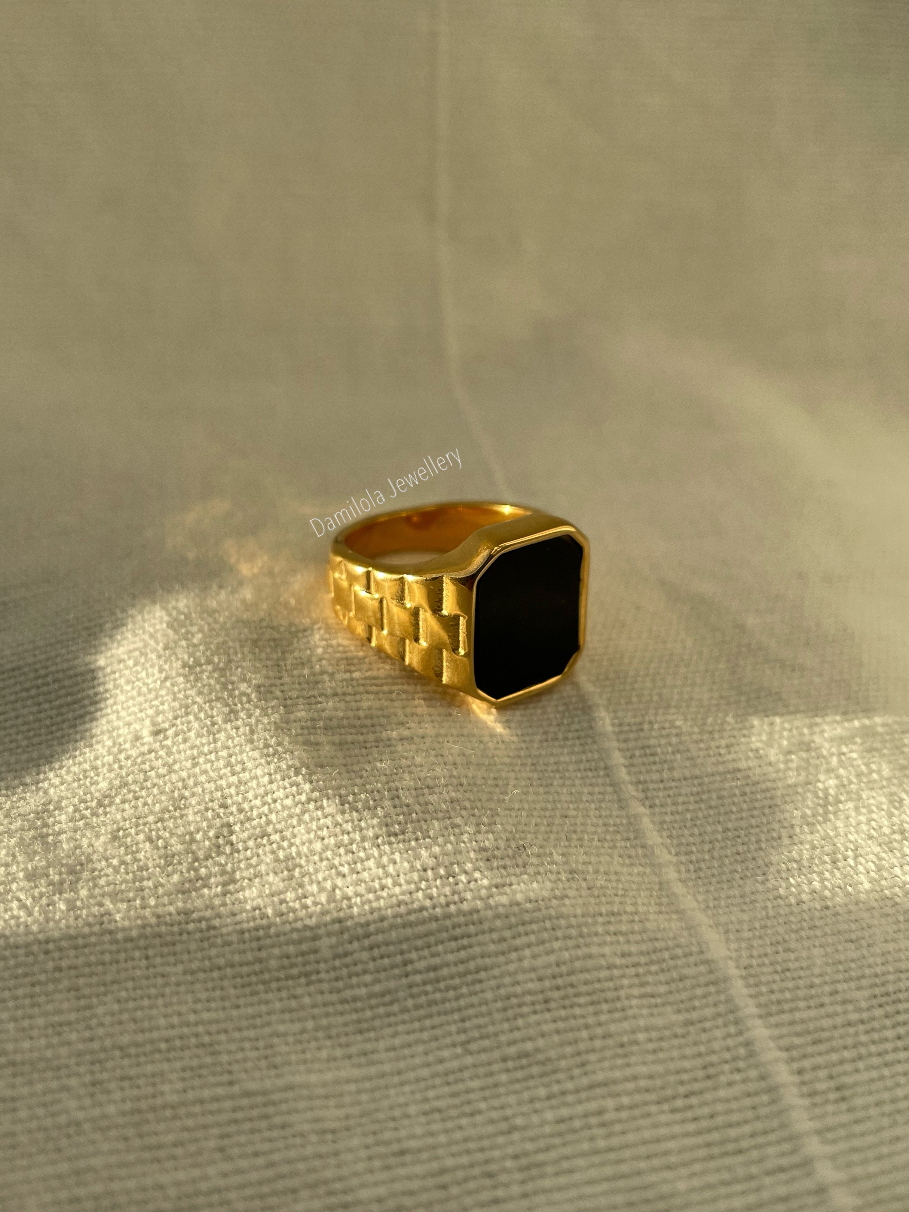 ‘Jelani’ Ring - Black/White