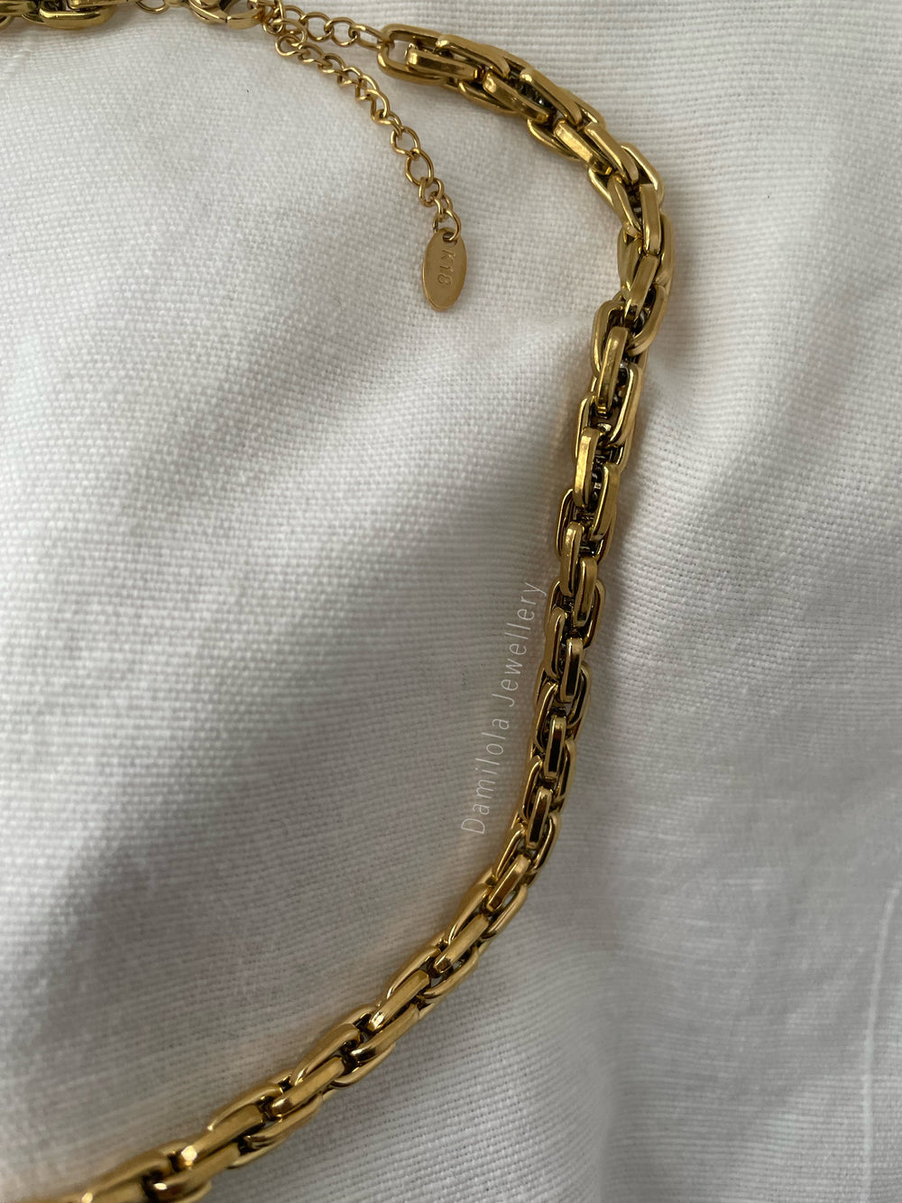 ‘Hooked’ Chunky Chain