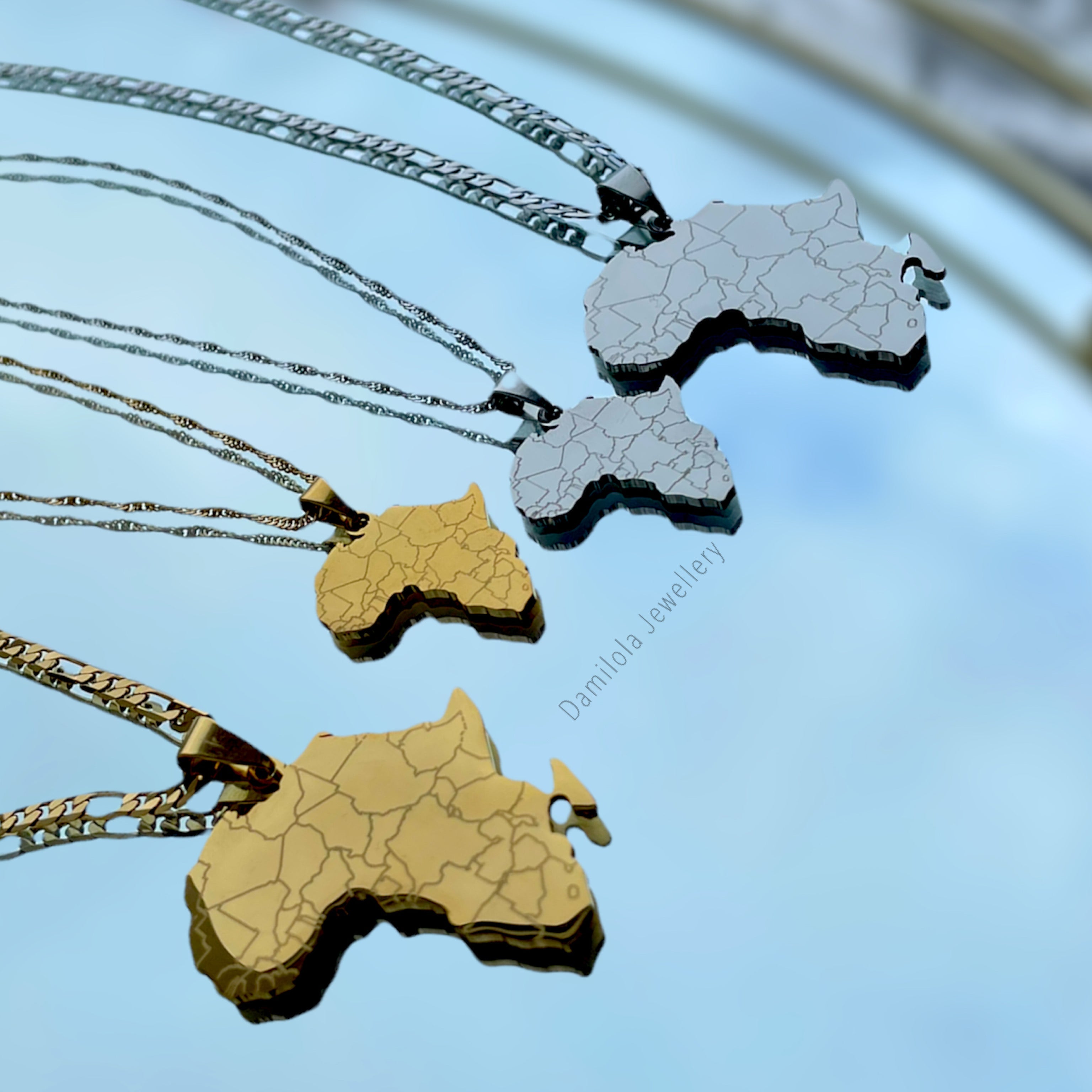 Small Africa Necklace ‘Isokan’  - Gold/Silver