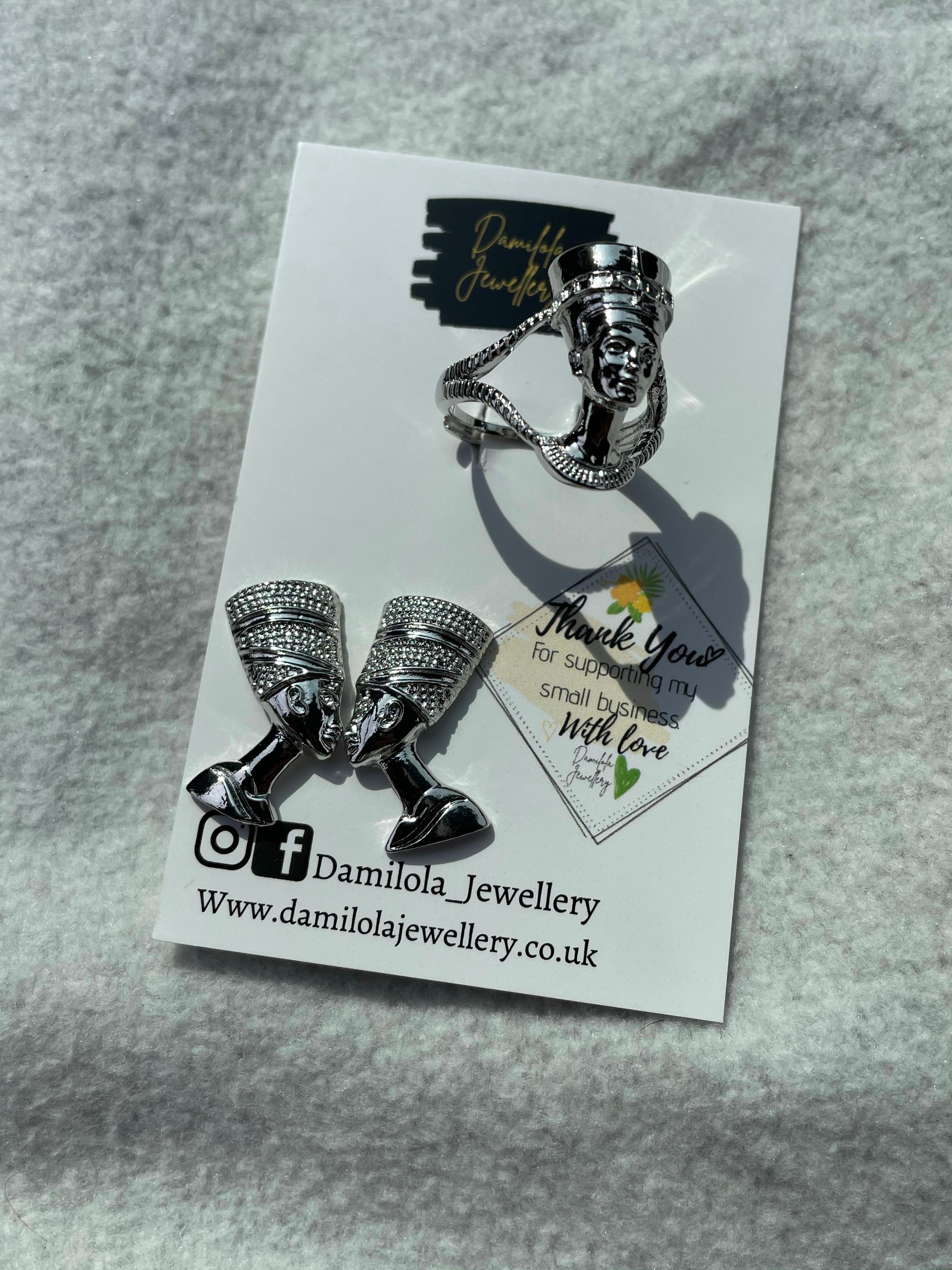 'Queen Nefertiti' - Stud Earrings - Silver/Gold