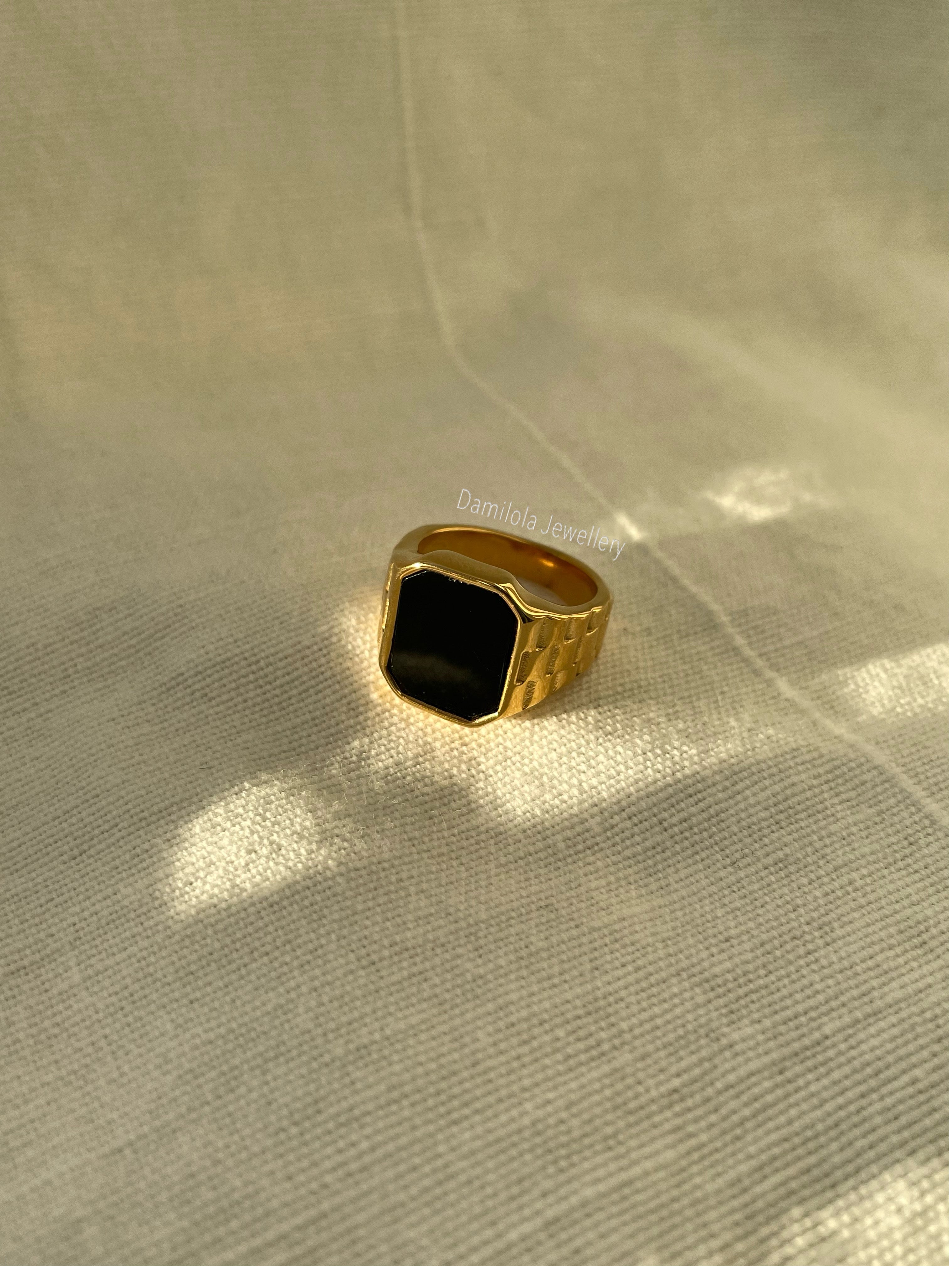 ‘Jelani’ Ring - Black/White