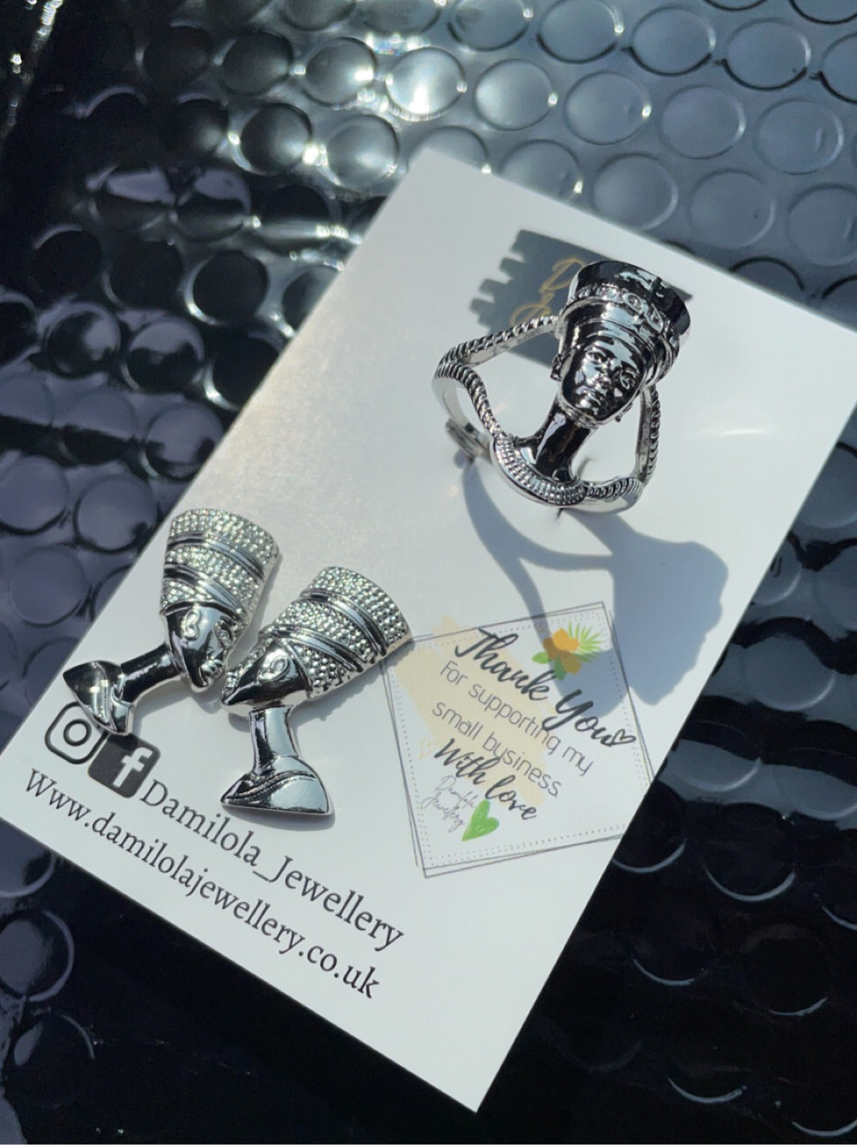 'Queen Nefertiti' - Stud Earrings - Silver/Gold