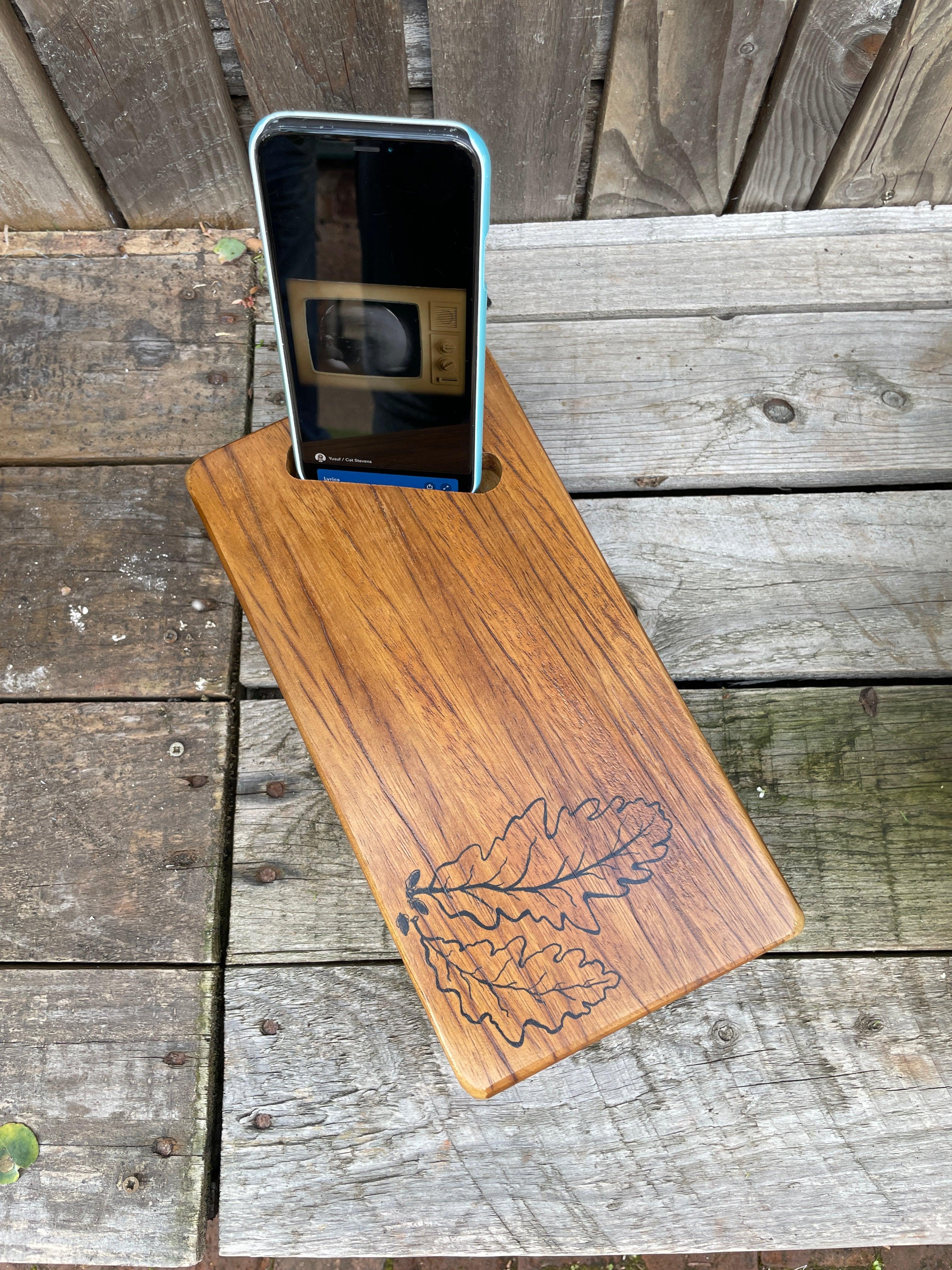 Oak Leaf Laid Back Acoustic Speaker for Smart Phones