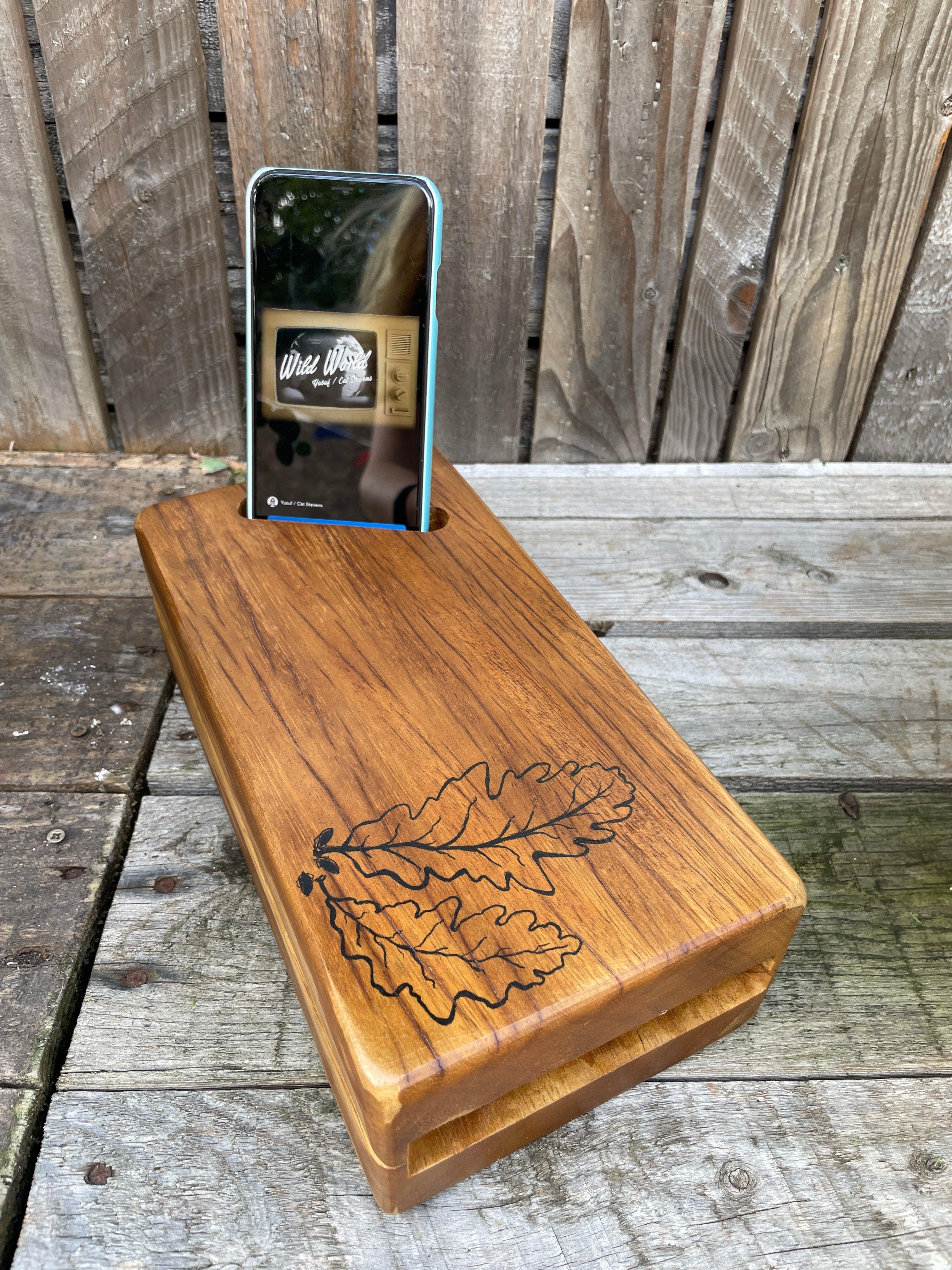 Oak Leaf Laid Back Acoustic Speaker for Smart Phones