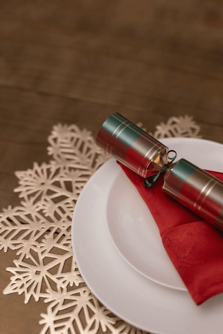 6pc Set Gold Vinyl Snowflake Placemat and Coasters