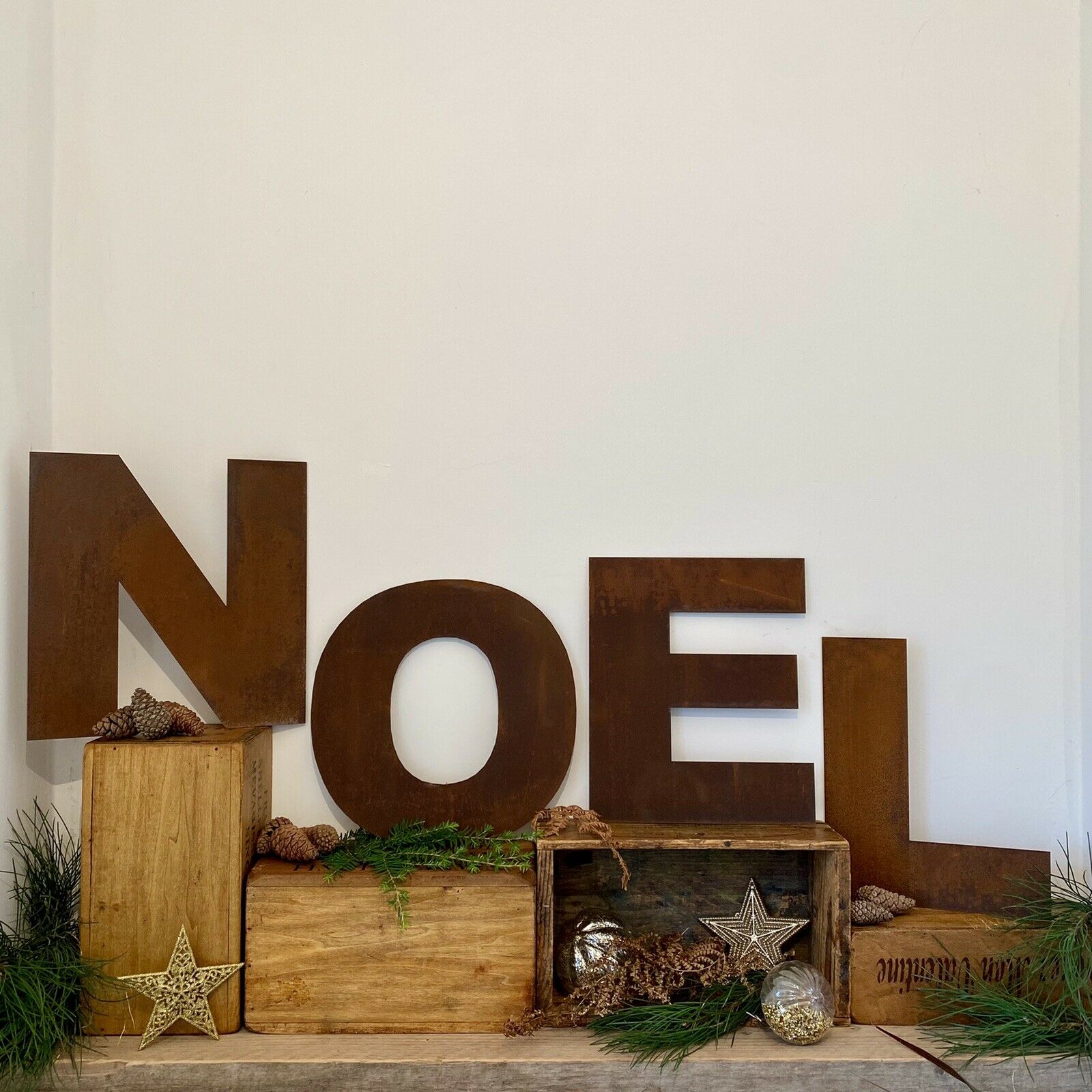NOEL Christmas Mantle Fireplace Decoration / Rusty 12