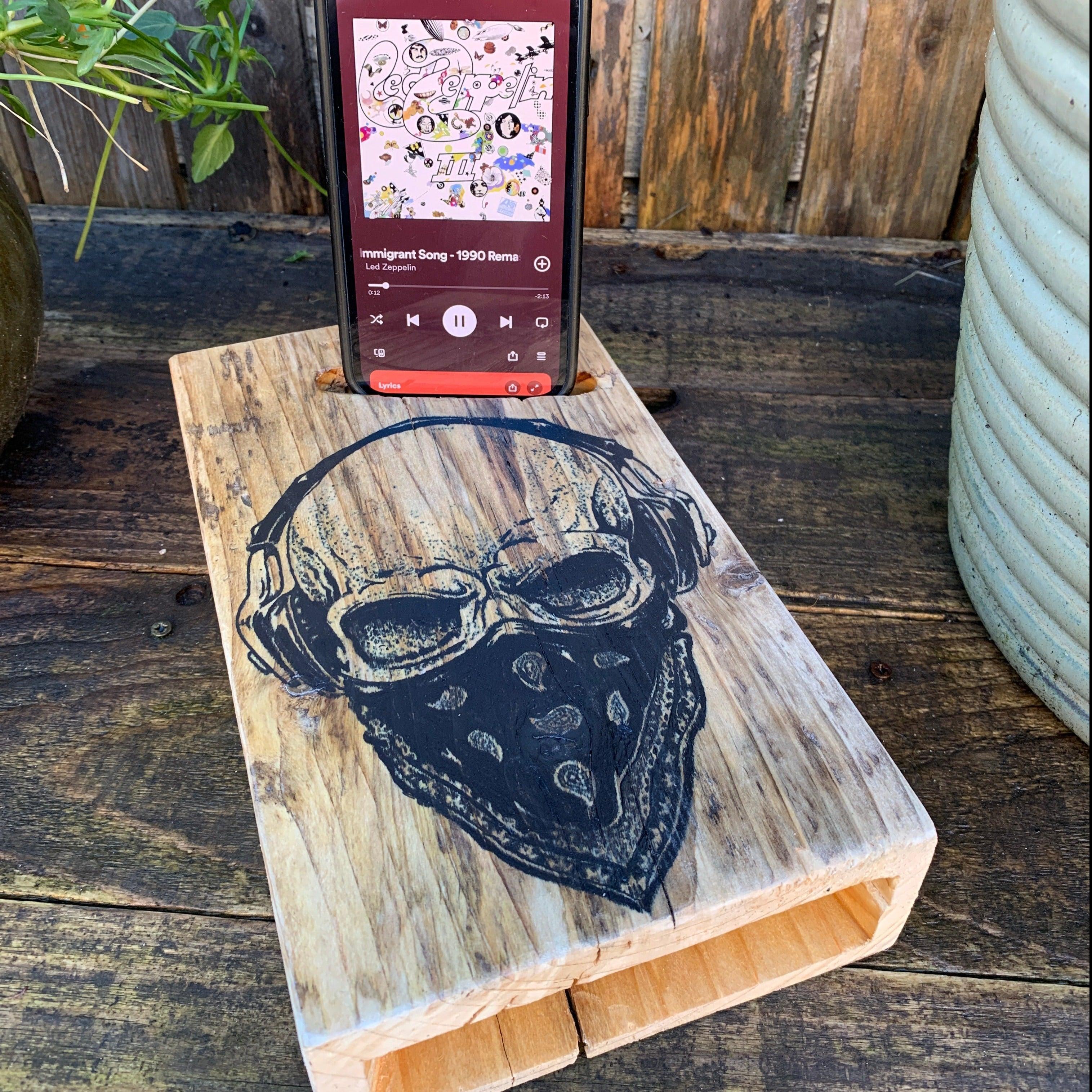 Skull Spruce Acoustic Speaker for Smart Phones