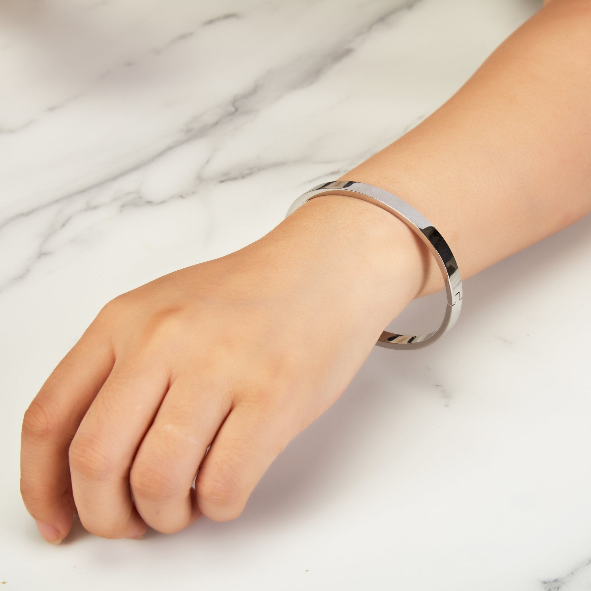 Stainless Steel Polished Bangle (7 Inch)