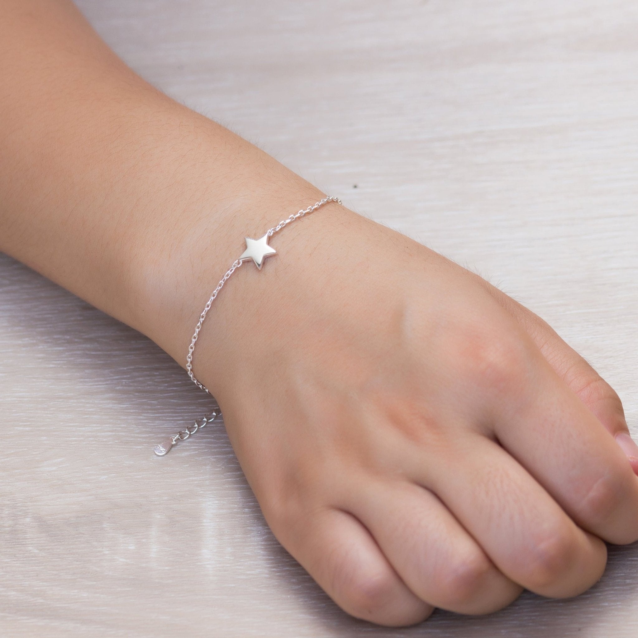 Sterling Silver Auntie Quote Star Bracelet