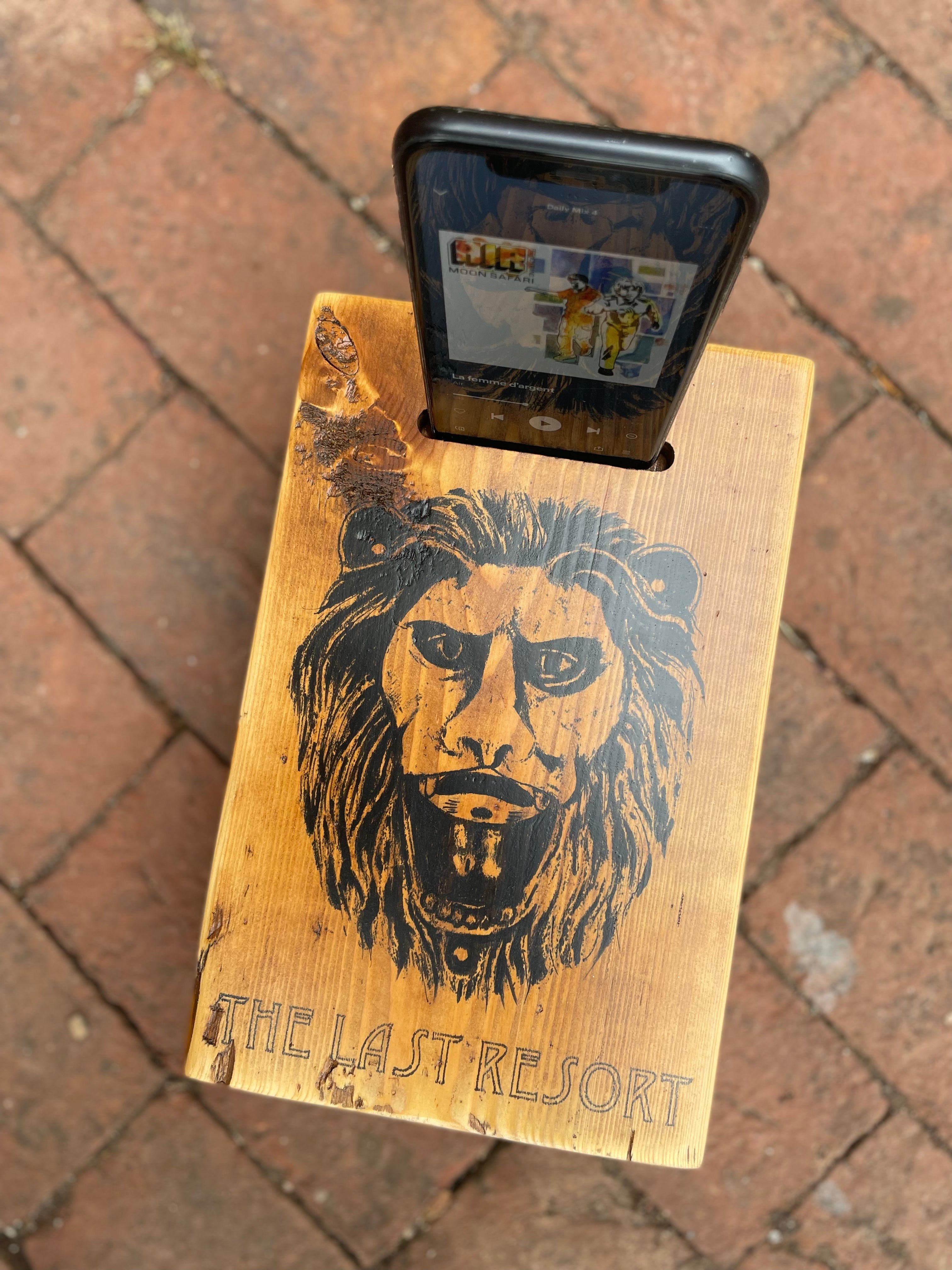 The 'Laid Back' Acoustic Speaker for smart phones