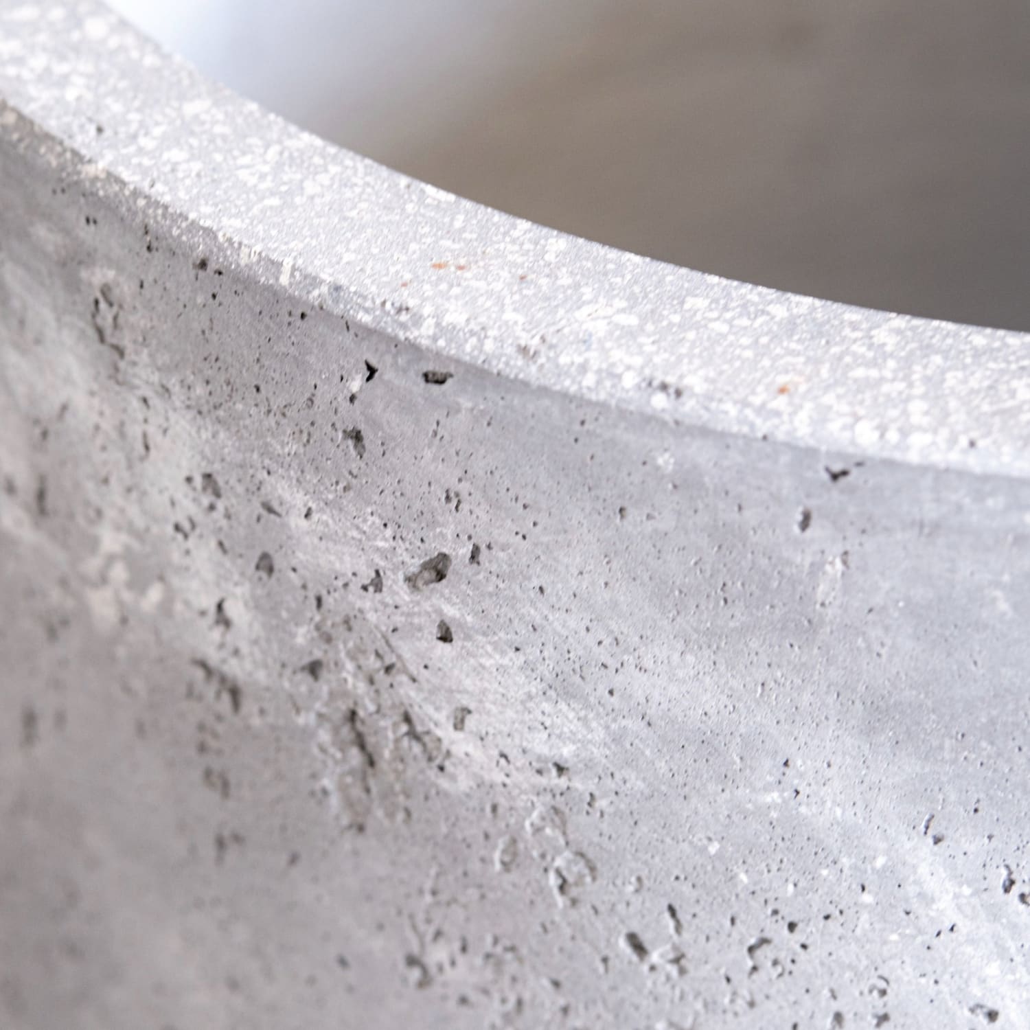 Vessara | Onyx Dusk – 40cm Large Concrete Vase Planter – 15L Tall Indoor Outdoor Pot