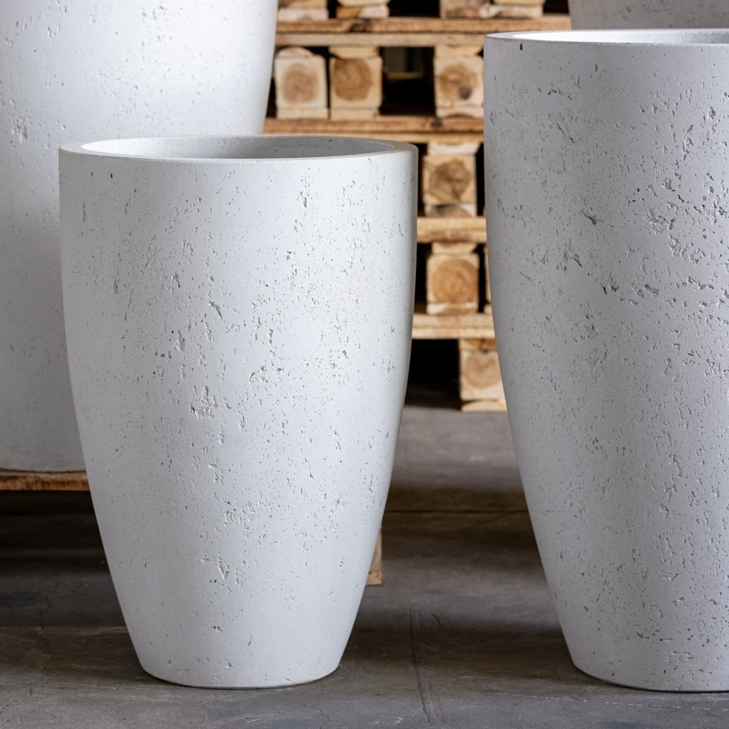 Vessara | White Mist – 55cm Extra Large Tall Concrete Planter – 32L Vase-Style Plant Pot